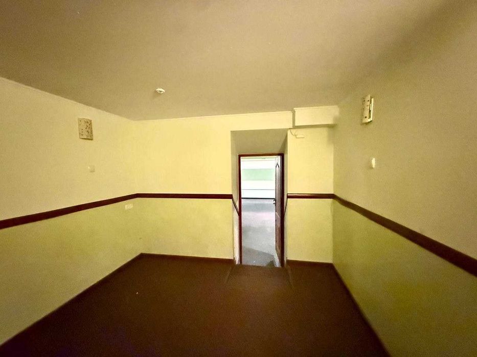 Цокольне приміщення в центрі міста
