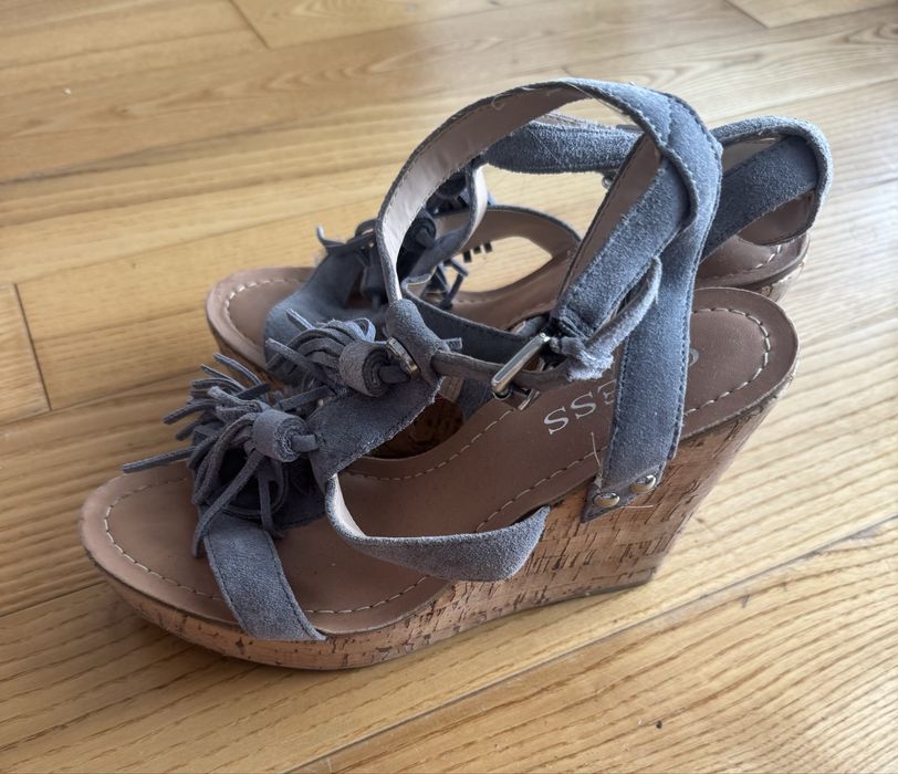 Nowe, oryginalne buty na koturnie Guess 37 okazja