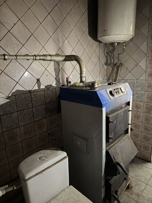 Продам будинок з ділянкою 14 соток,з виходом до озера