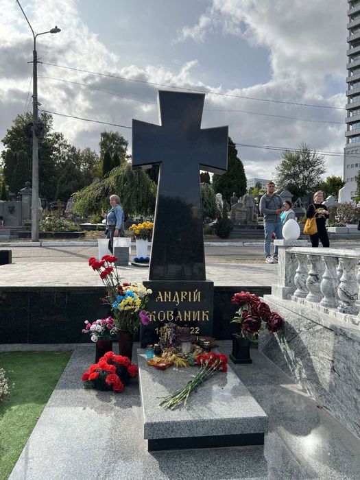 Пам'ятники із граніту