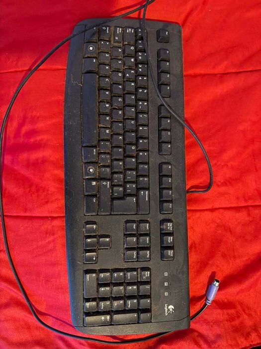 Teclado e Rato antigo