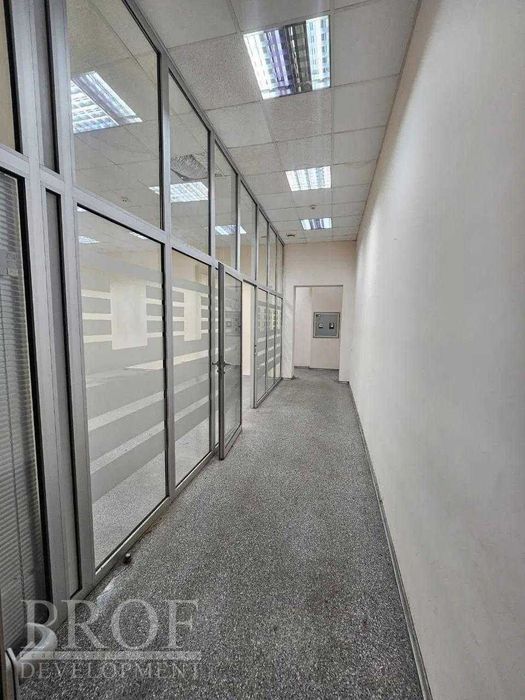 Оренда офісної будівлі в центрі Києва (1300 м2)
