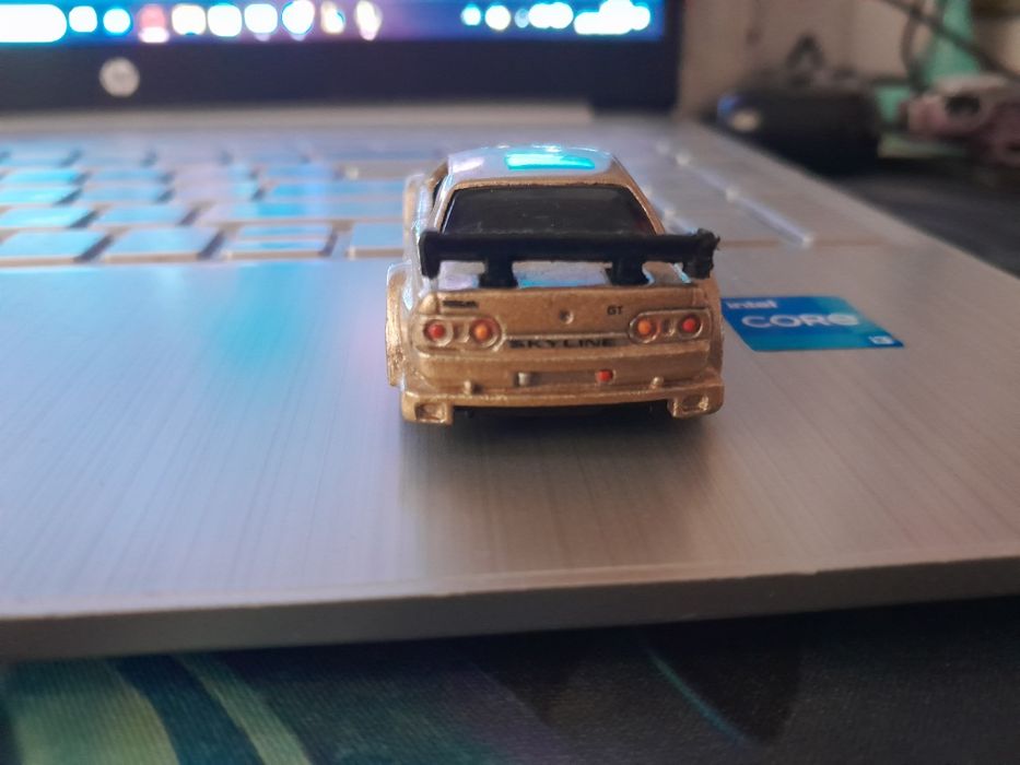 Raro- Carro Hotwheels Nissan Skyline 2001 Dourado e preto fosco