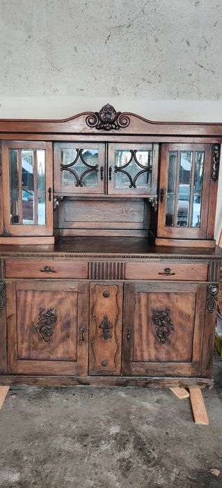 Kredens stołowy zabytkowy