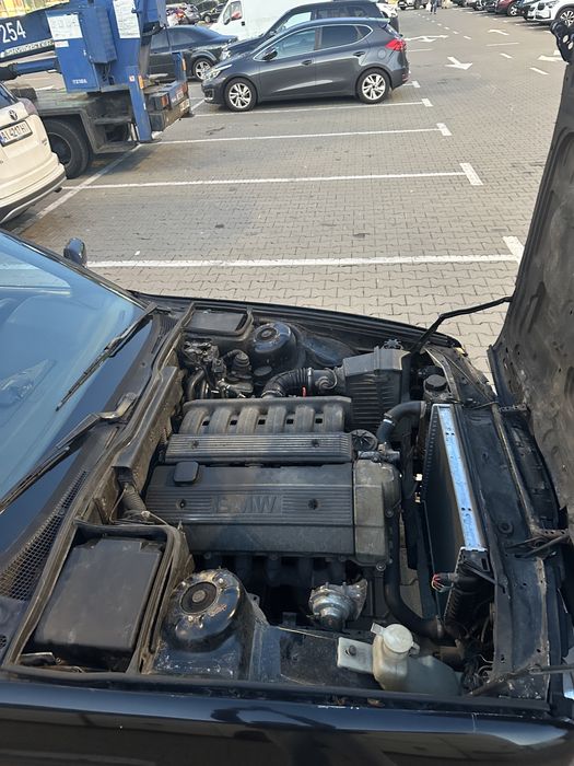 BMW E34 M50 B25 1988