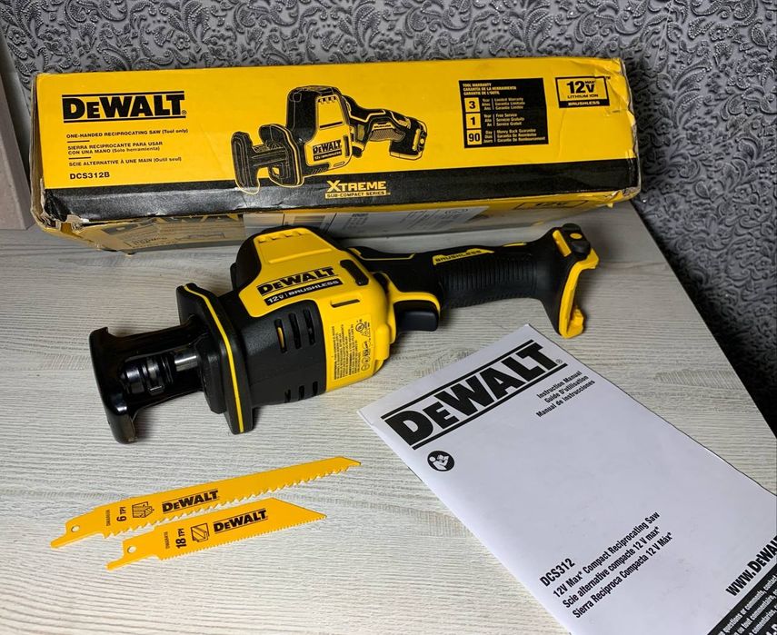 Шабельна  безщіткова пила DeWalt DCS 312  Оригінал