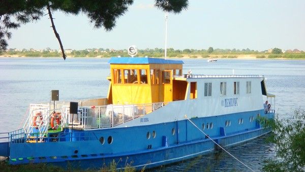 Продам ТЕРМІНОВО пасажирське судно  (теплохід (теплоход, корабль)/