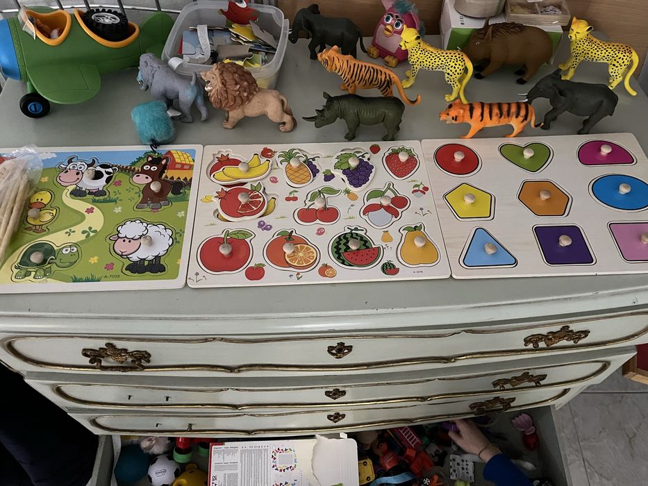 Comoda cinzenta (antiga)