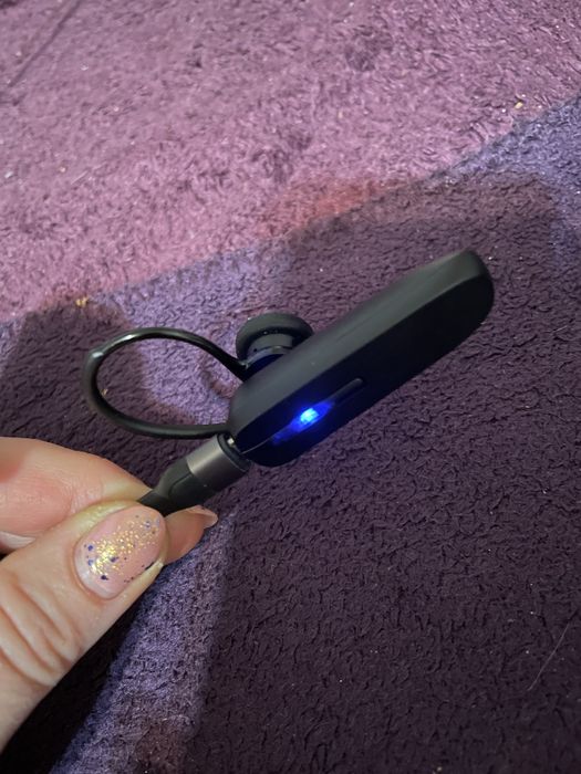 Продам моногарнітура Jabra Talk 5 чорного кольору.