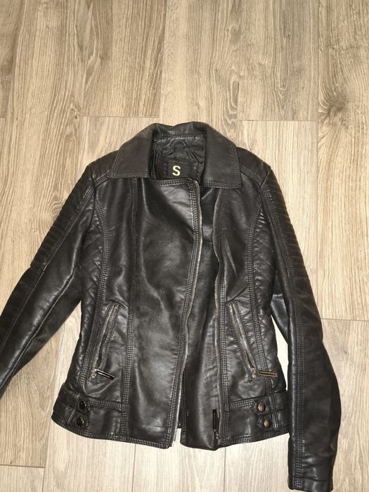 Жіноча кожанка !