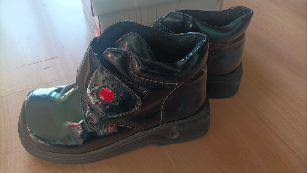Buty lakierowane na jesień