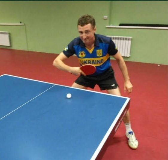 Тренер з настільного тенісу