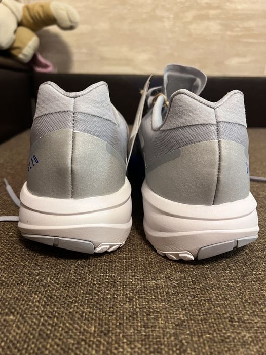 Продам кроссовки адидас новые