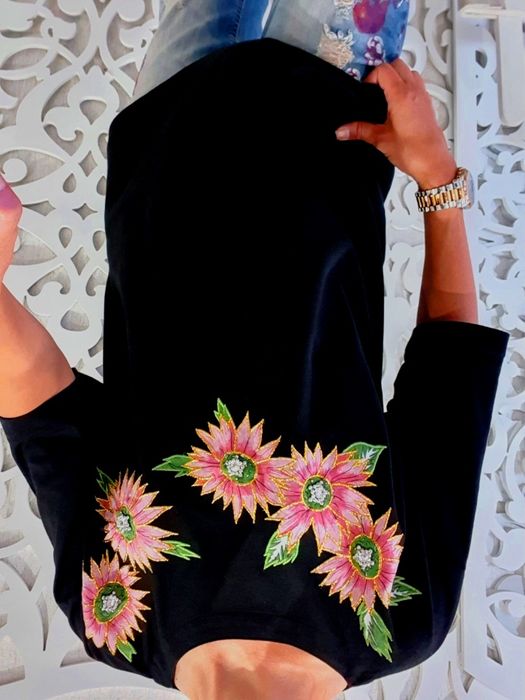 Футболка женская XL  XXL черная узор цветы аппликация вышивка Германия