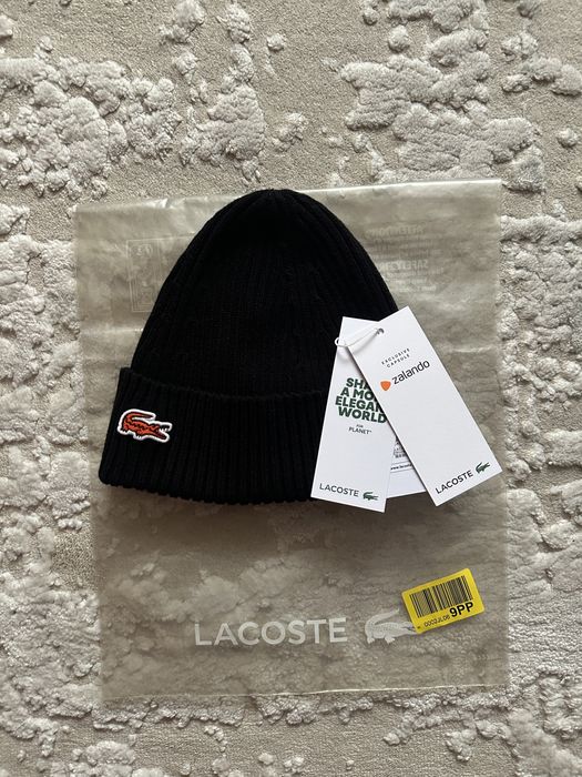 Шапка    Lacoste