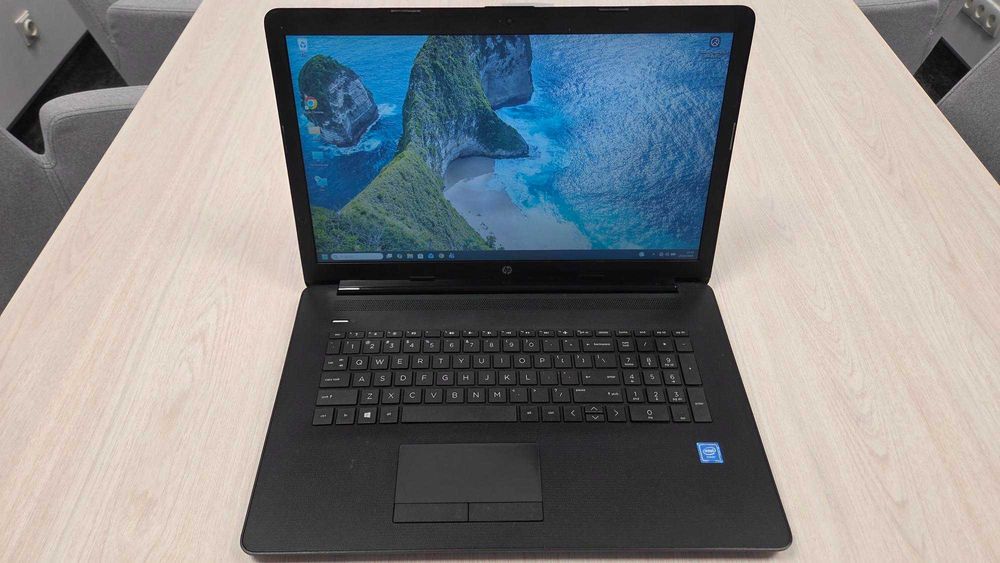 HP 17.3’’ by0100ng - 4GL65EA Win11 Celeron N4000 8GB RAM 256GB SSD