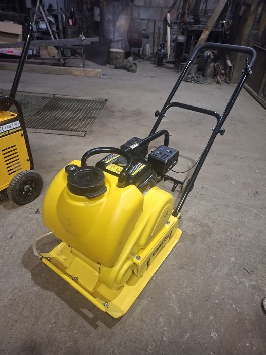 Zagęszczarka komatsu