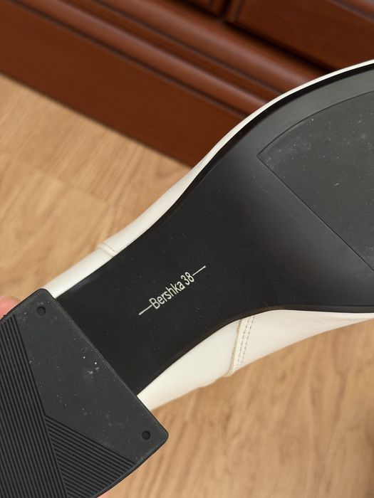 Чоботи bershka нові 38 розмір