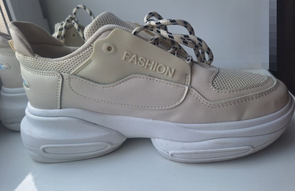 Кроссовки женские с сеточкой