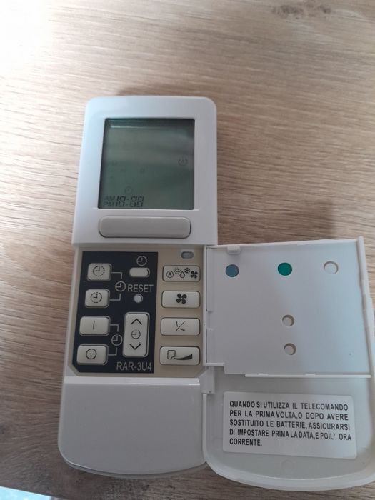 Uniwersalny pilot do klimatyzatora Hitachi RAR-3U4 RAR-2P2 RAR-3U3