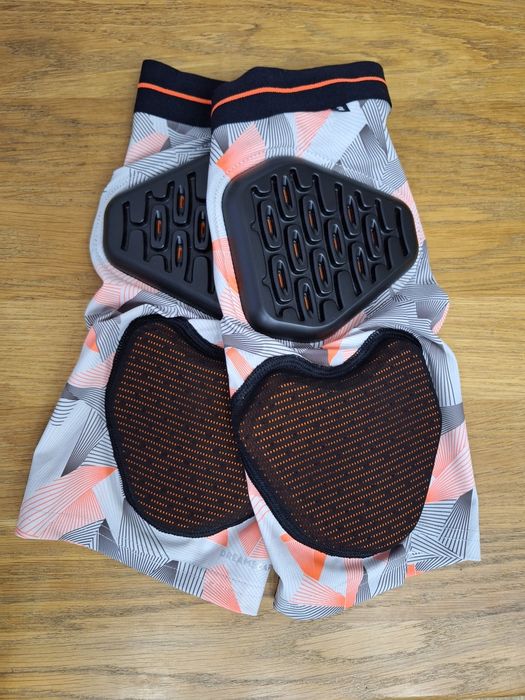 Ochronne spodenki snowboardowe dziecięce Dreamscape Decathlon r140-152