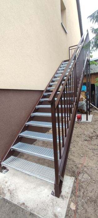 Schody metalowe zewnętrzne i wewnętrzne klatka schodowa Wysoka Jakość