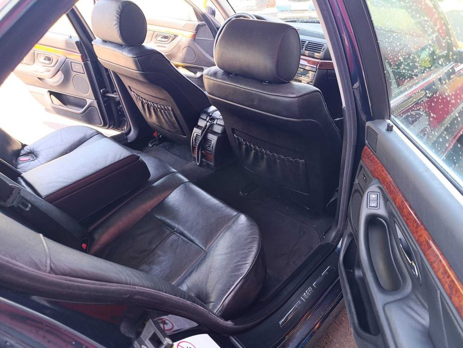 730d ano 2000, Carro pintado á 6 meses