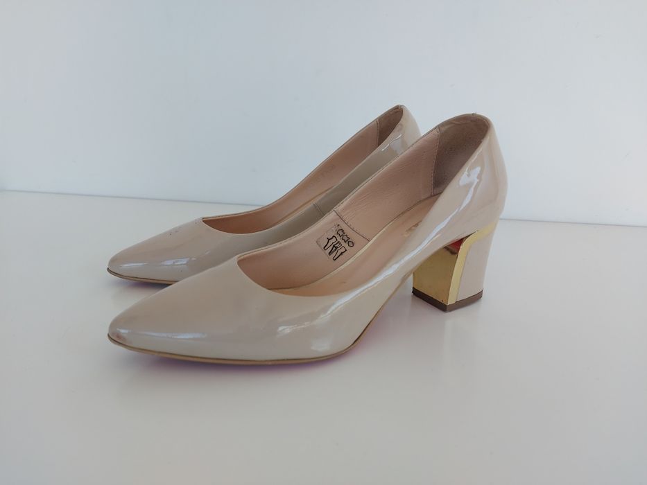 Buty czółenka skórzane Prima Moda w rozmiarze 37