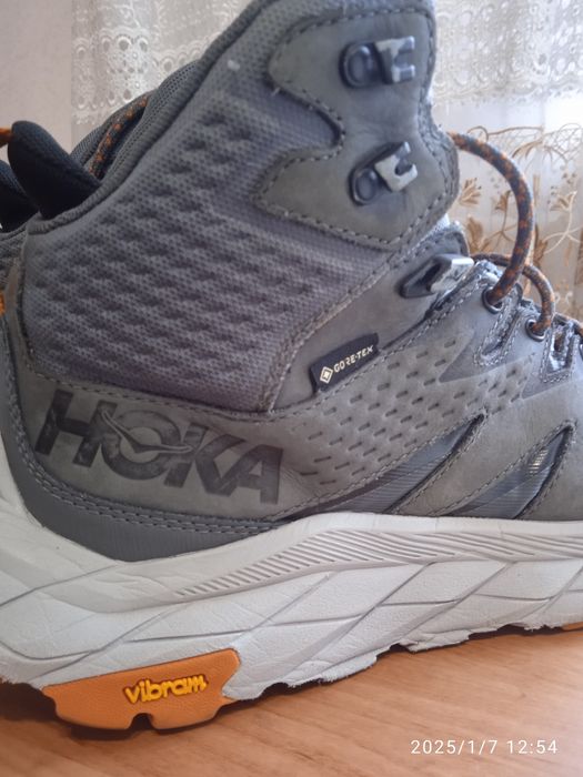 Фірмові високі кросівки з гротеском Hoka 40.5 р.  25.5 см.