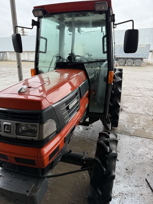 Трактор технічно справний вкладень не потербує