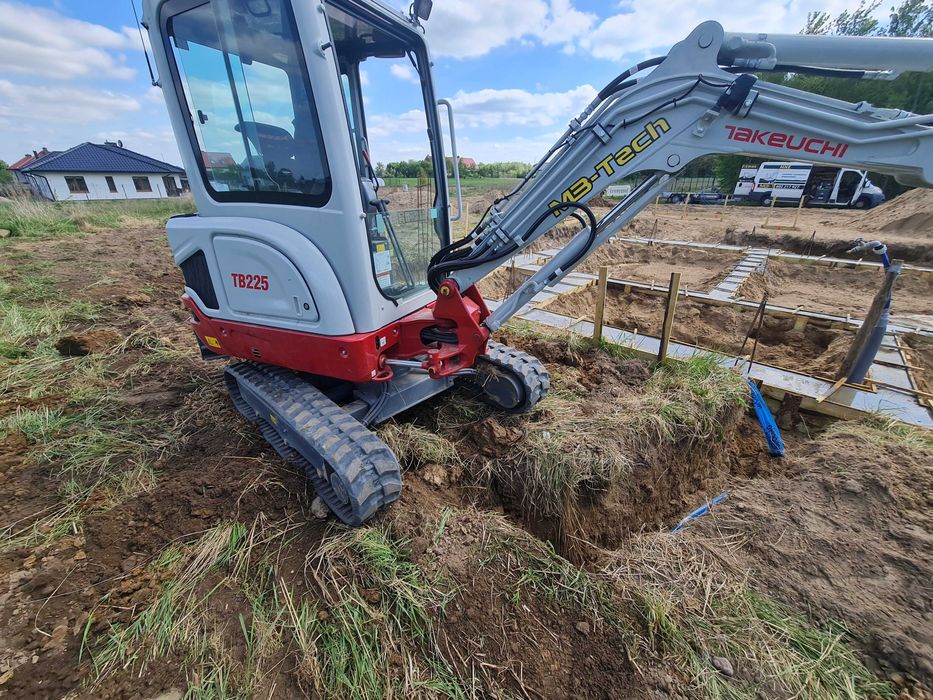 Usługi minikoparką koparka 2.5t