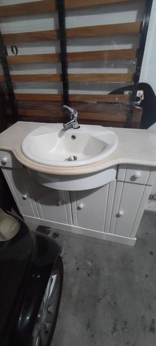 Vendo lavatório , usado