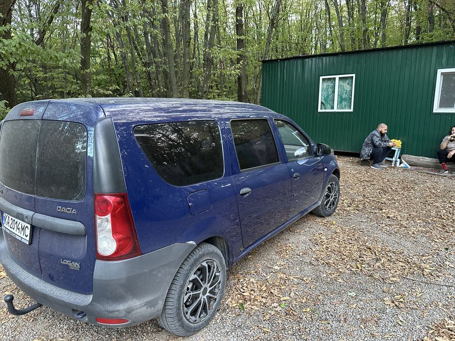 Продам Dacia Logan mcv 2009
