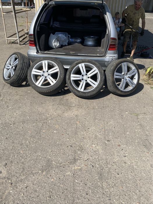 Продам титаны 225/40/R18/