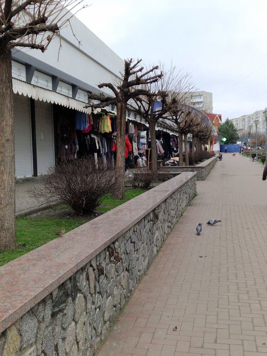 Місце на території ринку