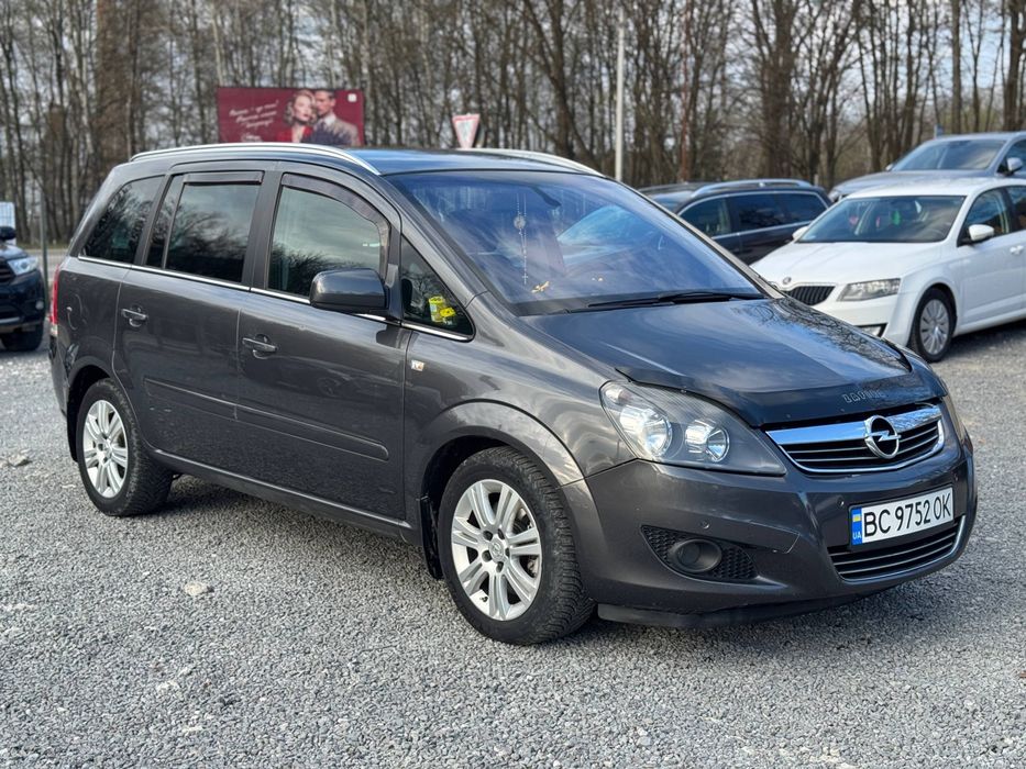 Opel Zafira B 2012