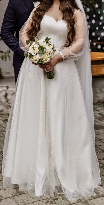 Весільна сукня в ідеальному стані