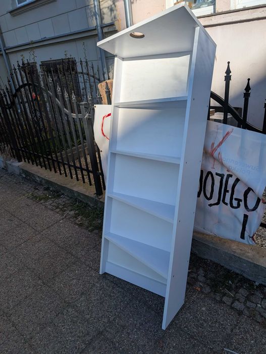 Meble, gablota szklana oddam.