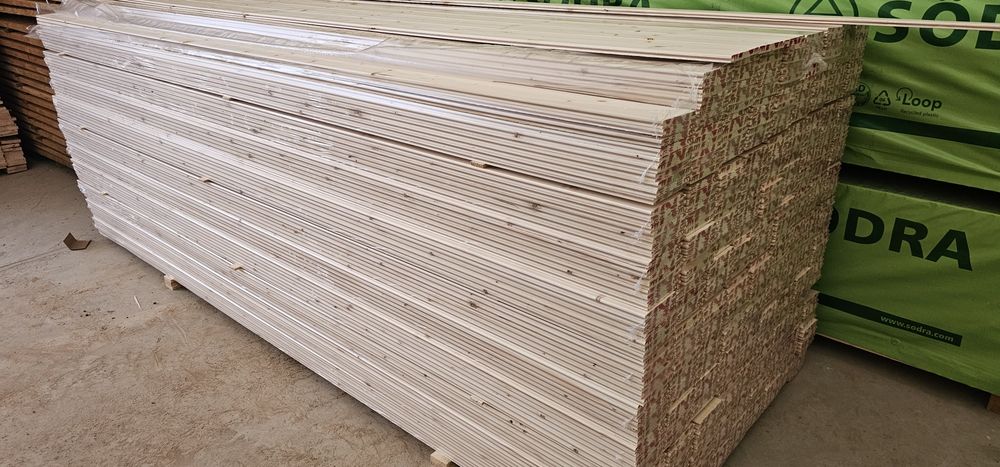 Deska elewacyjna boazeria podbitka 14x121 Szwedzka świerk