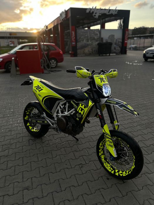 Husqvarna 701 Supermoto – Akrapovič, Brembo kat a2 Pełna moc