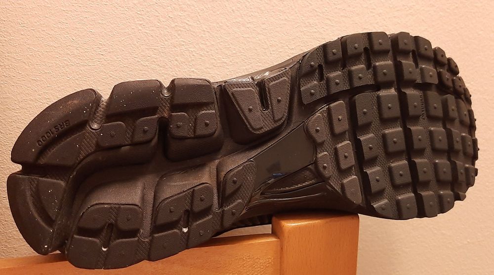 NIKE NOVAS | Nike Zoom Vomero 5 SE