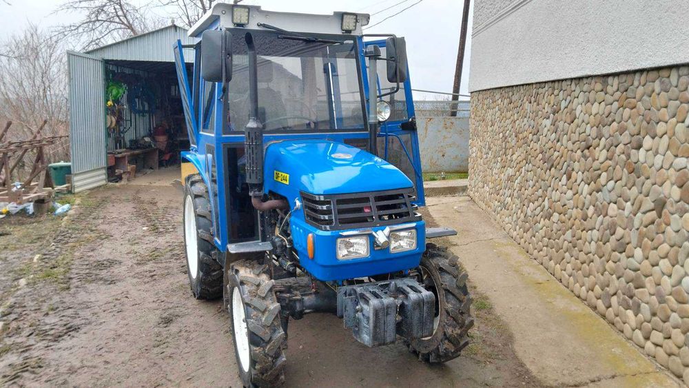 Трактор DongFeng 244