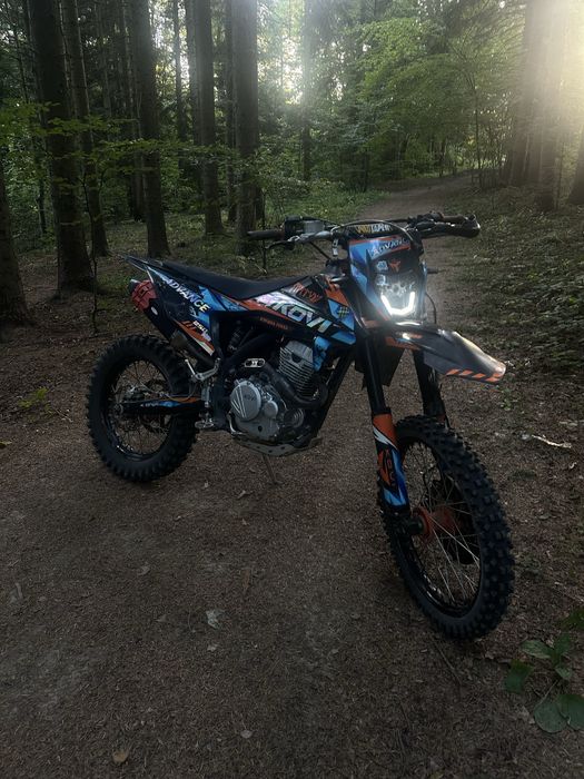 Продам кові адванс 250