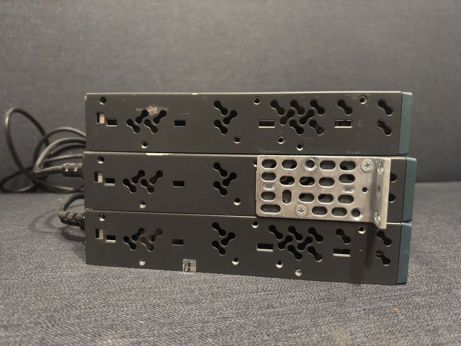 Przełączniki Cisco Catalyst 2960 - 3 switche - zestaw do nauki do CCNA