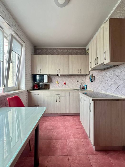 Продам 3 комнатную квартиру на Защитников Украины (87574)