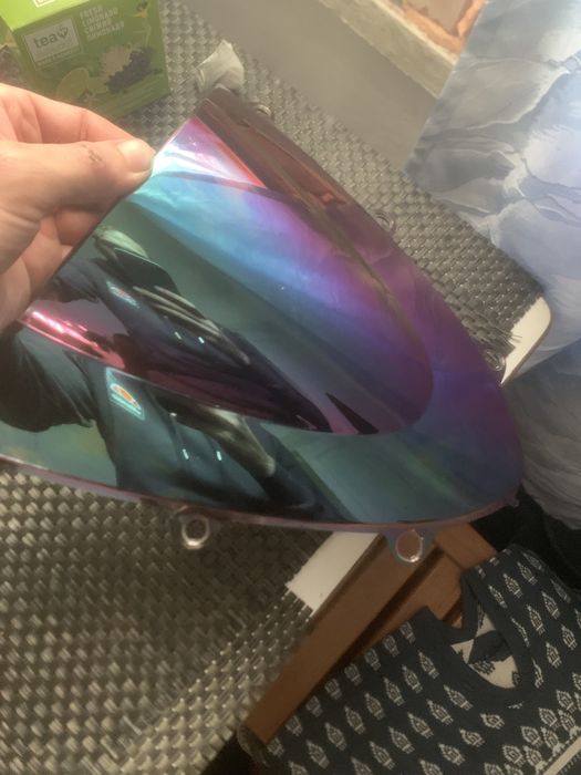 Продам ветровое стекло на Yamaha r6 2012 года в отличном состоянии