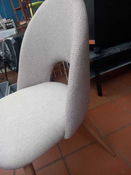 Cadeiras novas em tecido