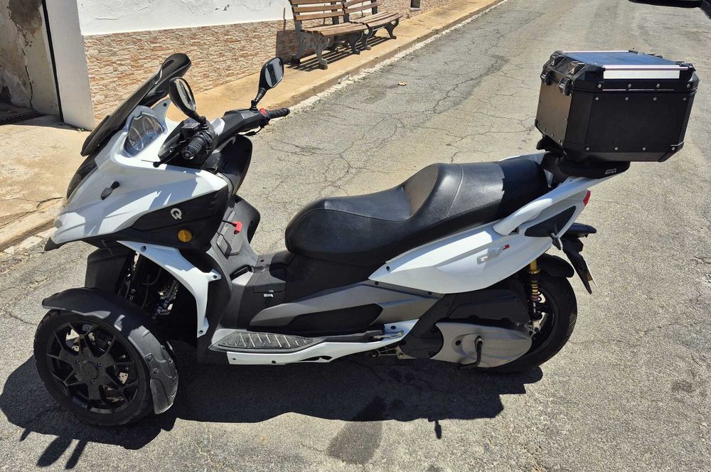 moto QUADRO  QV3