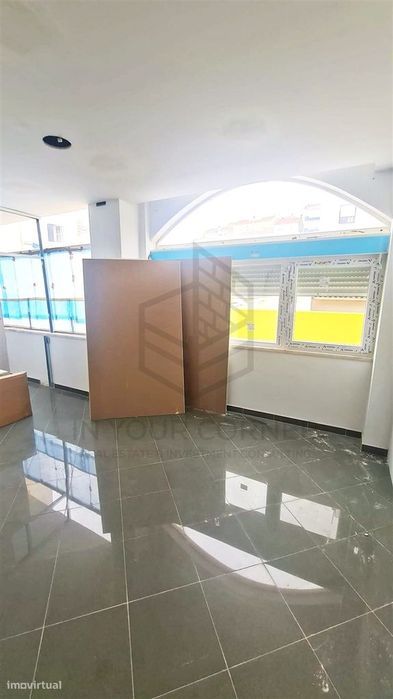 T2 em Conversão com Logradouro e Garagem Privativa – Oportunidade na A