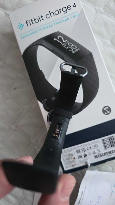 Фітнес браслет трекер Fitbit Charge 4 оригінал комплект